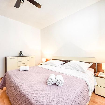 Apartman Andrej ポヴィヤ エクステリア 写真
