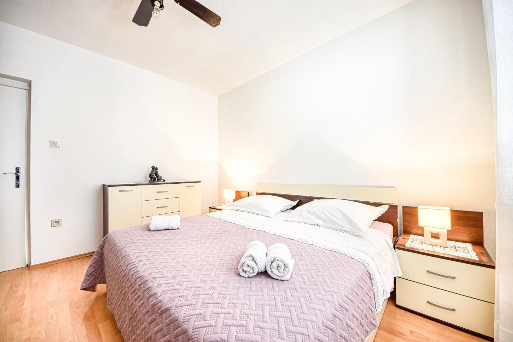 Apartman Andrej ポヴィヤ エクステリア 写真